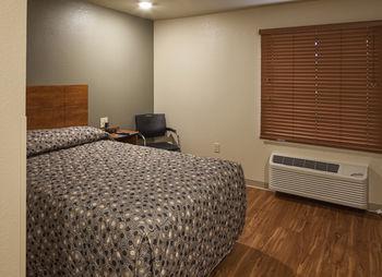 Woodspring Hotel 2*